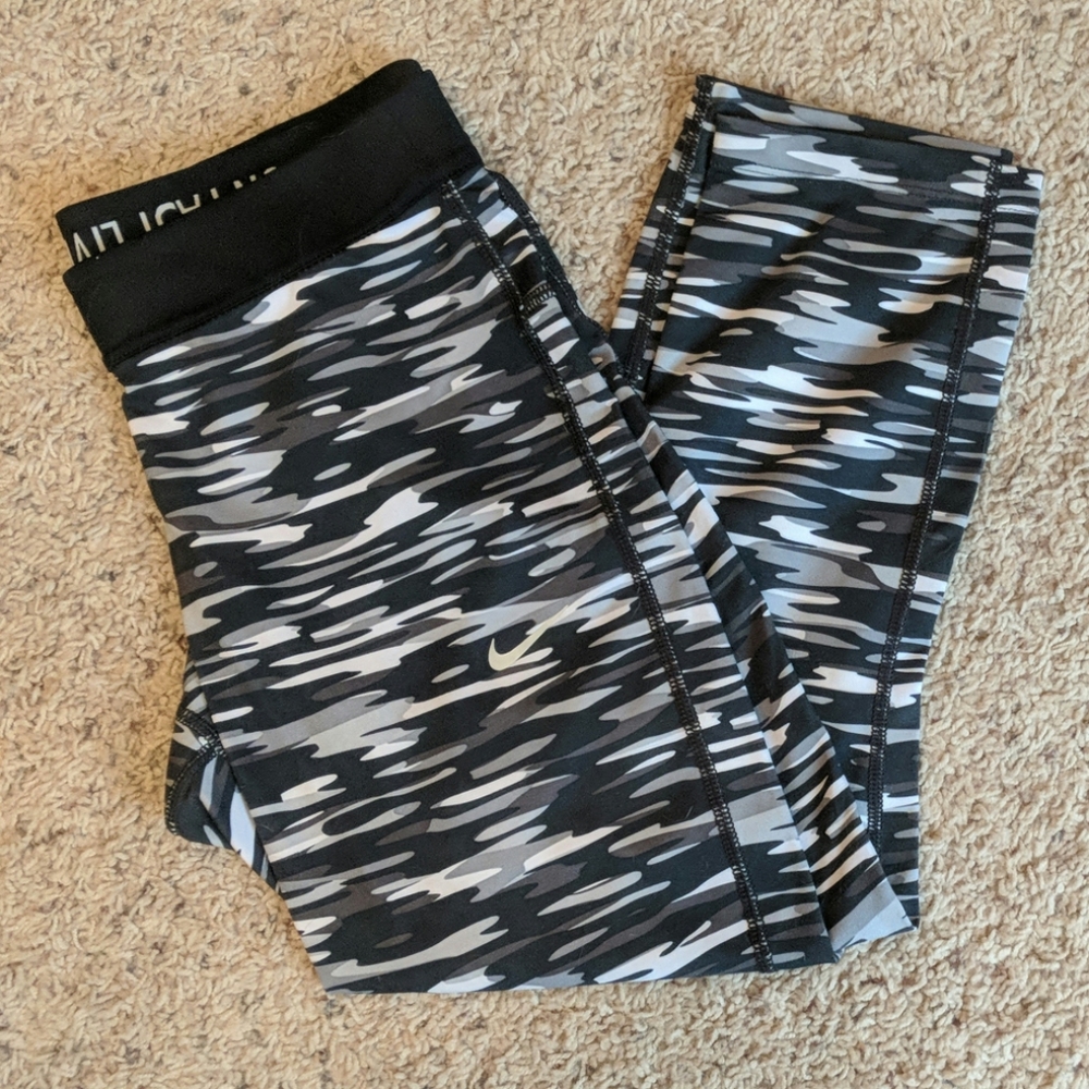 Nike Camo Leggings